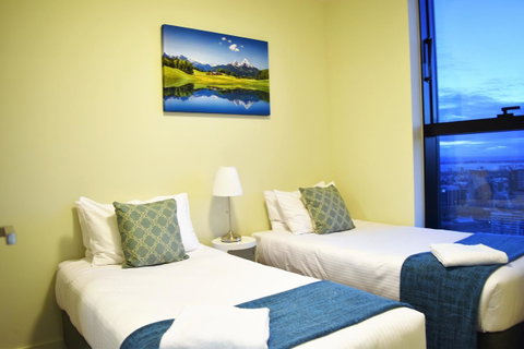 Melbourne SkyHigh Apartments - Lightning Ridge Tourism 25