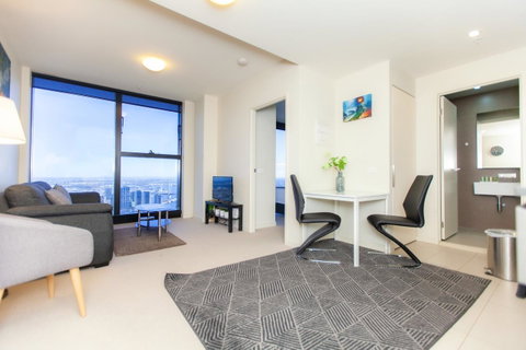 Melbourne SkyHigh Apartments - Lightning Ridge Tourism 5