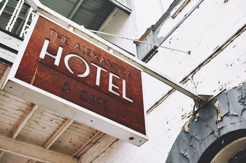 The Alexandra Hotel - Lightning Ridge Tourism 38