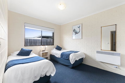 Allambi Holiday Apartments - Lightning Ridge Tourism 11