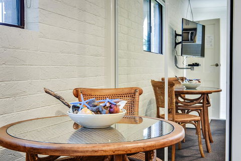 Allambi Holiday Apartments - Lightning Ridge Tourism 31