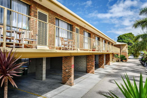 Allambi Holiday Apartments - Lightning Ridge Tourism 18