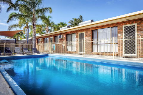 Allambi Holiday Apartments - Lightning Ridge Tourism 14