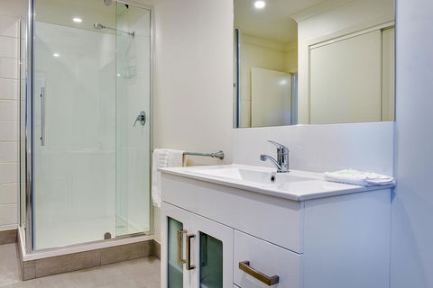 Allambi Holiday Apartments - Lightning Ridge Tourism 36