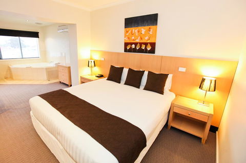 Mercure Hotel Mildura - Lightning Ridge Tourism 12