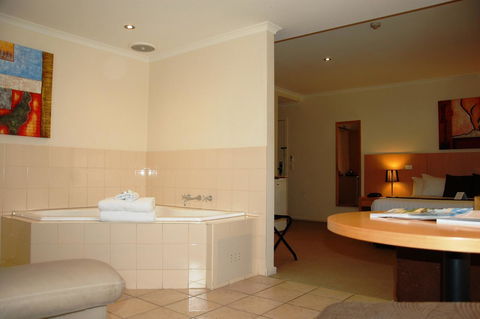 Mercure Hotel Mildura - Lightning Ridge Tourism 24