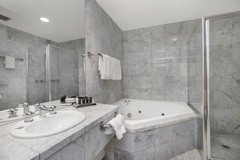 All Seasons Resort Hotel Bendigo - Lightning Ridge Tourism 7
