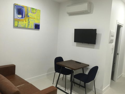 Whitehorse Apartments Hotel - Lightning Ridge Tourism 32
