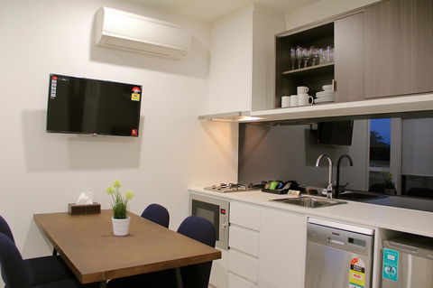 Whitehorse Apartments Hotel - Lightning Ridge Tourism 20