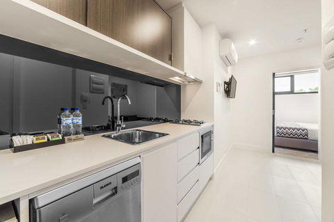 Whitehorse Apartments Hotel - Lightning Ridge Tourism 38
