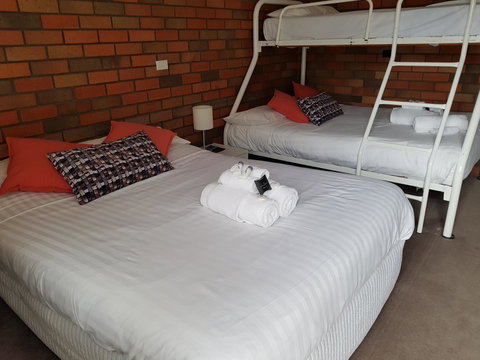 Wilsons Promontory Motel - Lightning Ridge Tourism 22