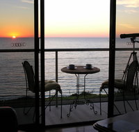 Clifftop Portland Vic - Lightning Ridge Tourism