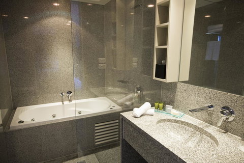 Mantra Melbourne Airport - Lightning Ridge Tourism 21