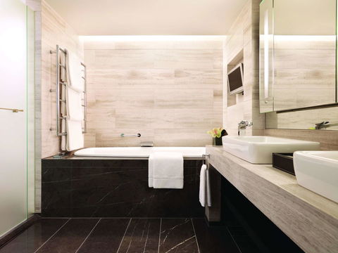 Grand Hyatt Melbourne - Lightning Ridge Tourism 9