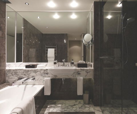 Grand Hyatt Melbourne - Lightning Ridge Tourism 1