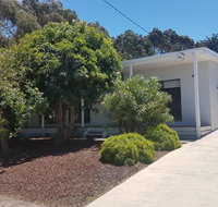 Island Escape - Lightning Ridge Tourism