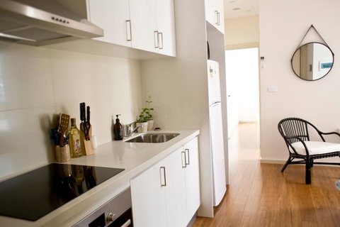 The Town Apartments - Lightning Ridge Tourism 3