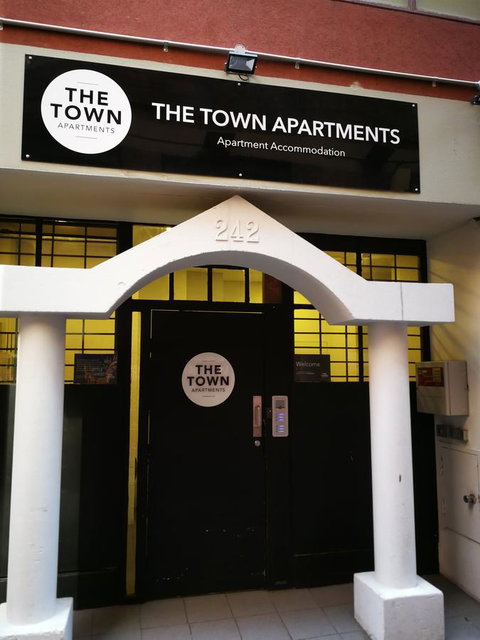 The Town Apartments - Lightning Ridge Tourism 9