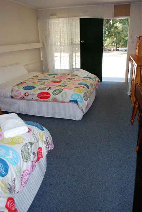 Gariwerd Motel - Lightning Ridge Tourism 43