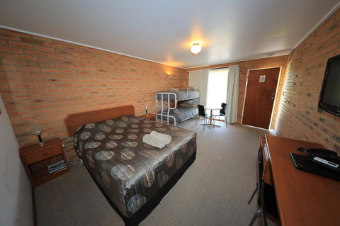 Quays Motel San Remo - Lightning Ridge Tourism 12
