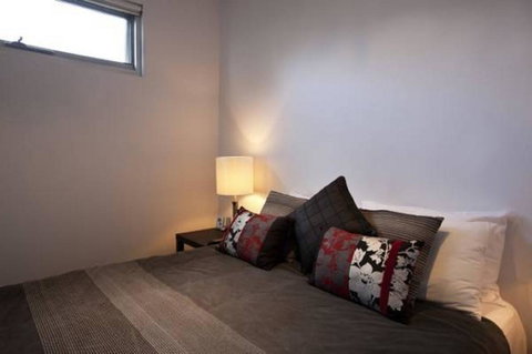 Battery Cove Beach Front Apartment - Lightning Ridge Tourism 13