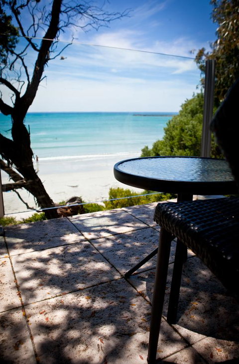 Battery Cove Beach Front Apartment - Lightning Ridge Tourism 5