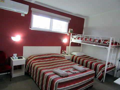 The Highlander Motel - 24HR Check In - Lightning Ridge Tourism 16
