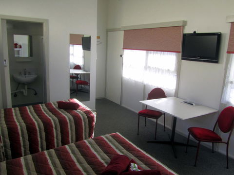 The Highlander Motel - 24HR Check In - Lightning Ridge Tourism 27