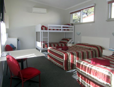 The Highlander Motel - 24HR Check In - Lightning Ridge Tourism 18