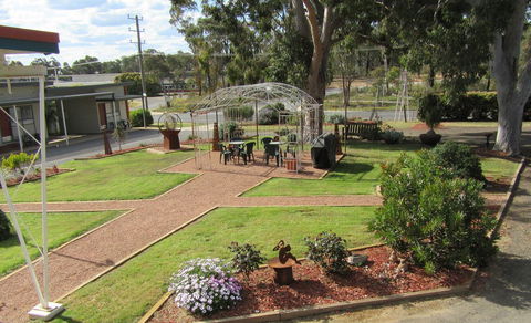 The Highlander Motel - 24HR Check In - Lightning Ridge Tourism 5