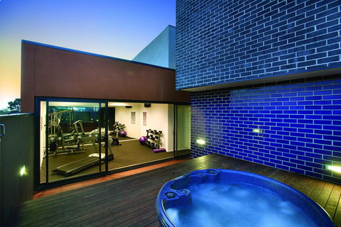 Punthill Oakleigh - Lightning Ridge Tourism 7