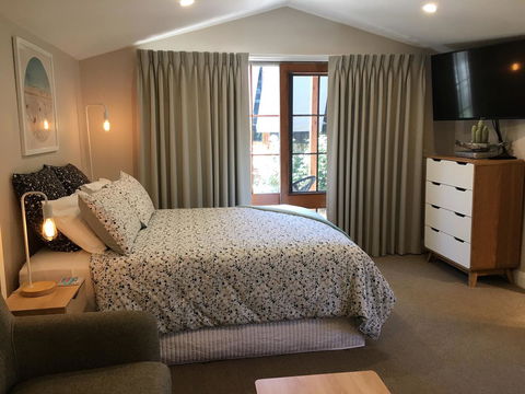 The Cosy Bungalow - Lightning Ridge Tourism 5