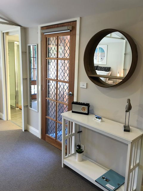 The Cosy Bungalow - Lightning Ridge Tourism 1