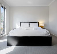 Point Cook Home with a Lovely View in Salt Water - Lightning Ridge Tourism