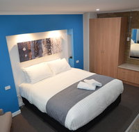 Tropicana Motor Inn - Lightning Ridge Tourism