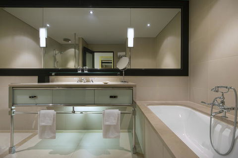 The Westin Melbourne - Lightning Ridge Tourism 39