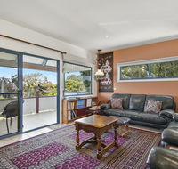 Black Dolphin Beach Penthouse - Lightning Ridge Tourism