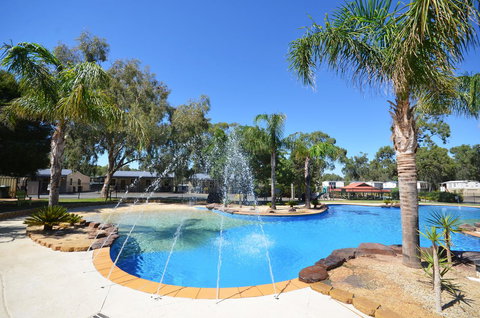 Tasman Holiday Parks - Merool On The Murray - Lightning Ridge Tourism 9