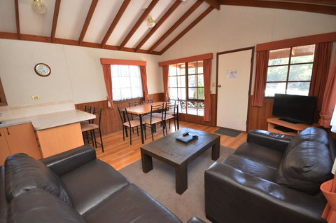 Tasman Holiday Parks - Merool On The Murray - Lightning Ridge Tourism 13