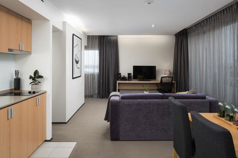 Atura Dandenong - Lightning Ridge Tourism 3