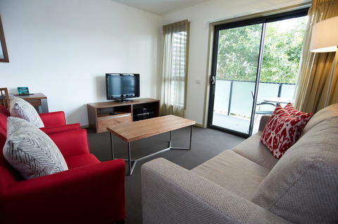 Quest Werribee - Lightning Ridge Tourism 20