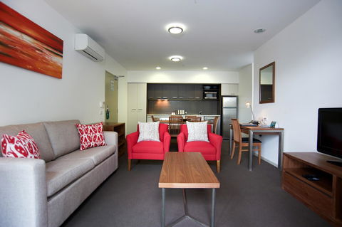 Quest Werribee - Lightning Ridge Tourism 22