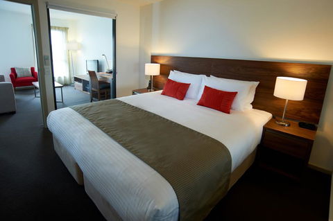 Quest Werribee - Lightning Ridge Tourism 32