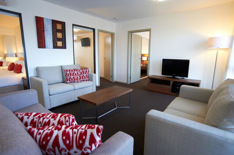 Quest Werribee - Lightning Ridge Tourism 17