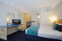 Book Hamilton Accommodation Vacations Lightning Ridge Tourism Lightning Ridge Tourism