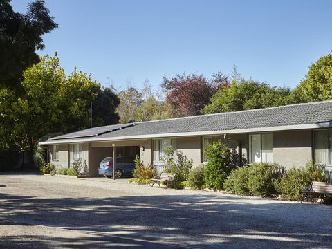 Willow Dene Holiday Apartments - Lightning Ridge Tourism 9