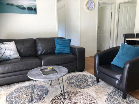 Willow Dene Holiday Apartments - Lightning Ridge Tourism 1