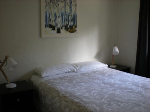 Willow Dene Holiday Apartments - Lightning Ridge Tourism 23