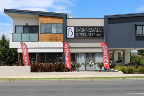 Bairnsdale International - Lightning Ridge Tourism 8
