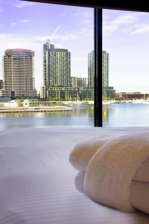 Accent Accommodation@Docklands - Lightning Ridge Tourism 2